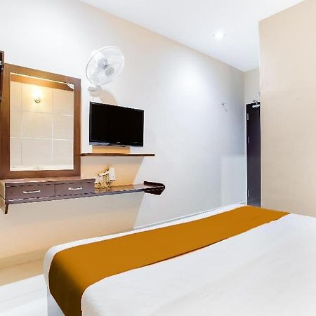 Sejati Hotel Sitiawan Exterior foto