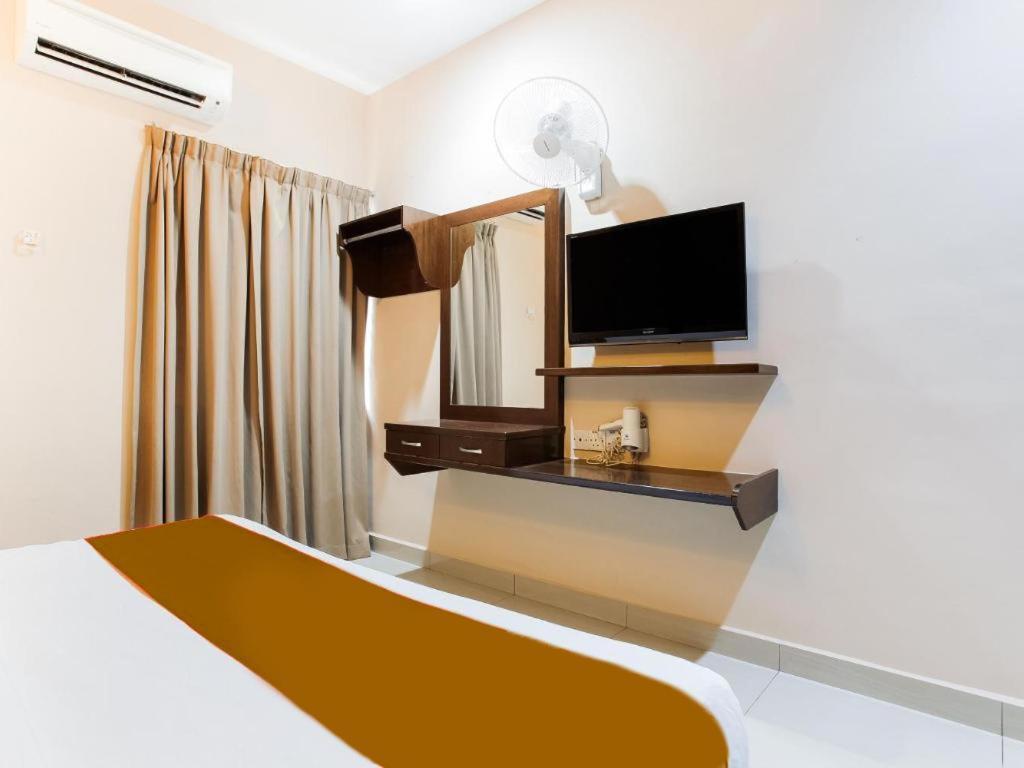 Sejati Hotel Sitiawan Exterior foto