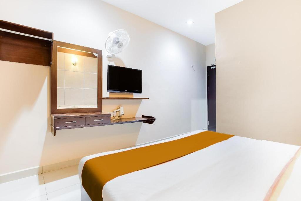 Sejati Hotel Sitiawan Exterior foto
