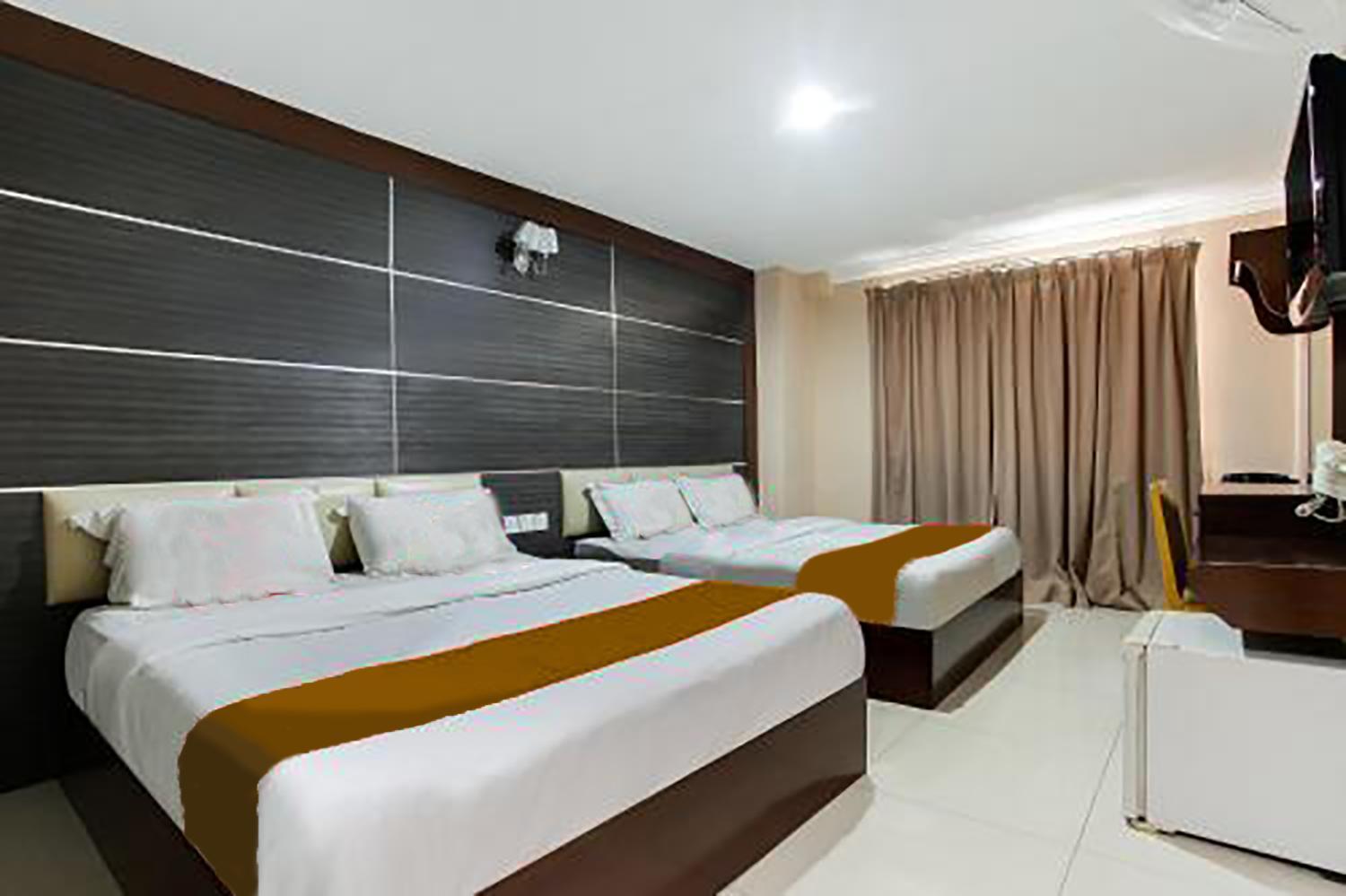 Sejati Hotel Sitiawan Exterior foto