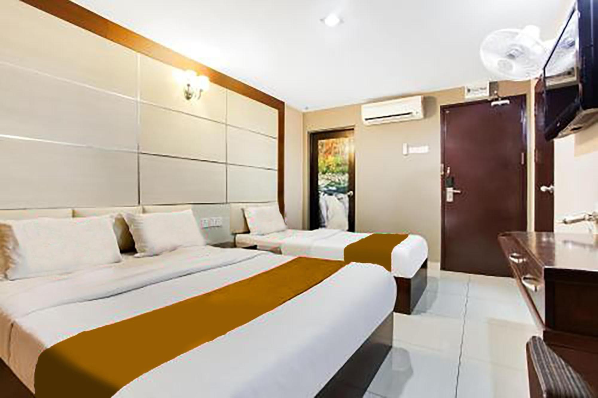 Sejati Hotel Sitiawan Exterior foto